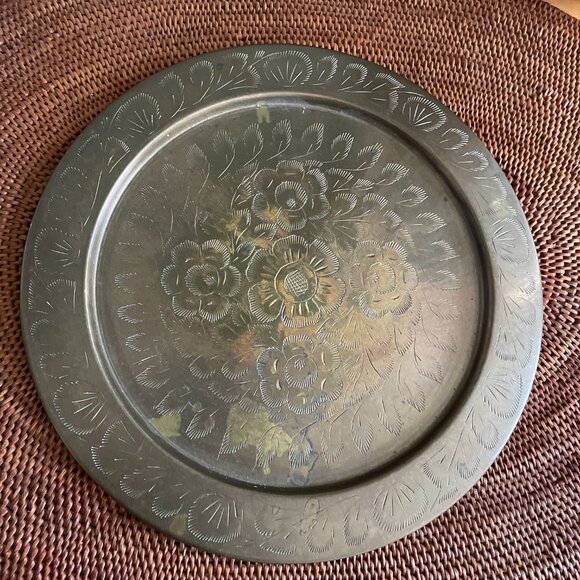 Vintage Floral hand Carved Brass Plate - Picture 6 of 9
